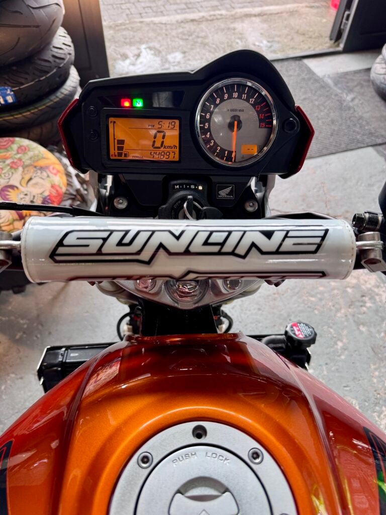 Honda Hornet Renart Garage